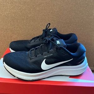 Nike womens running shoes size 8.5